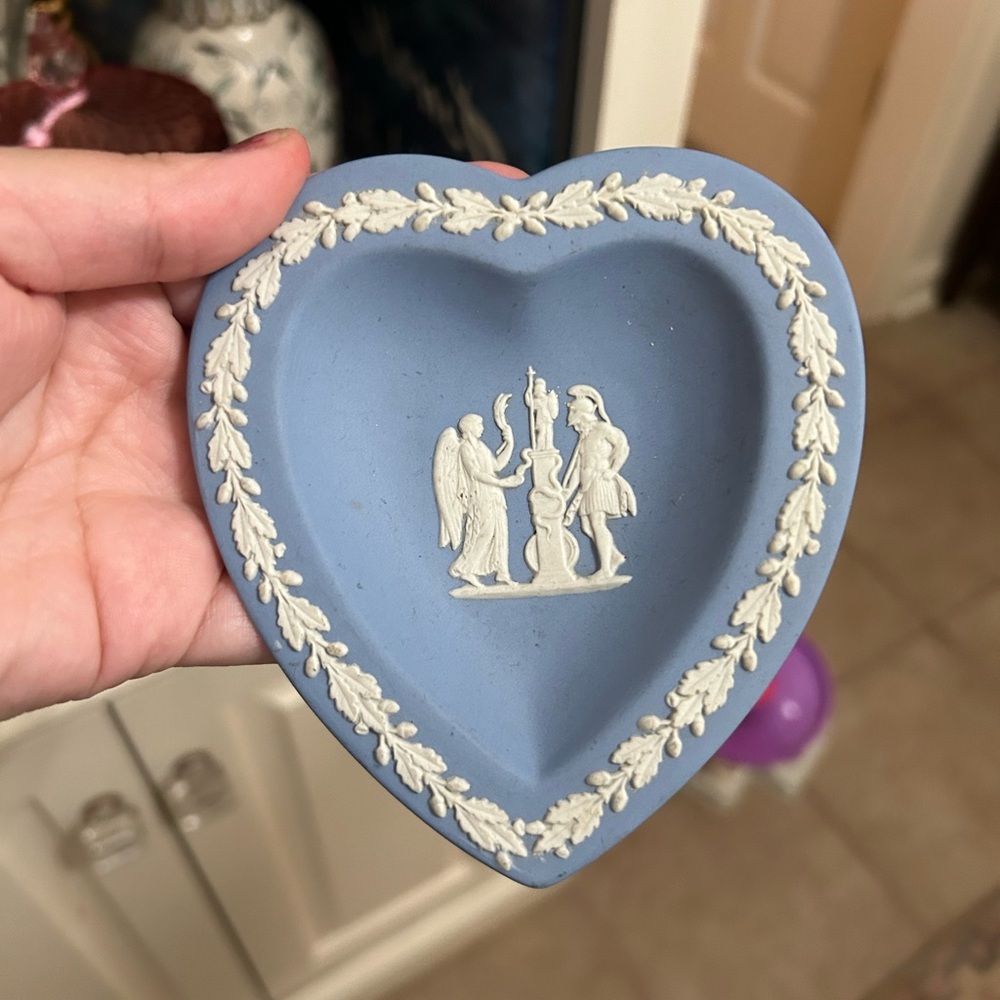 Wedgewood Jasperware heart dish